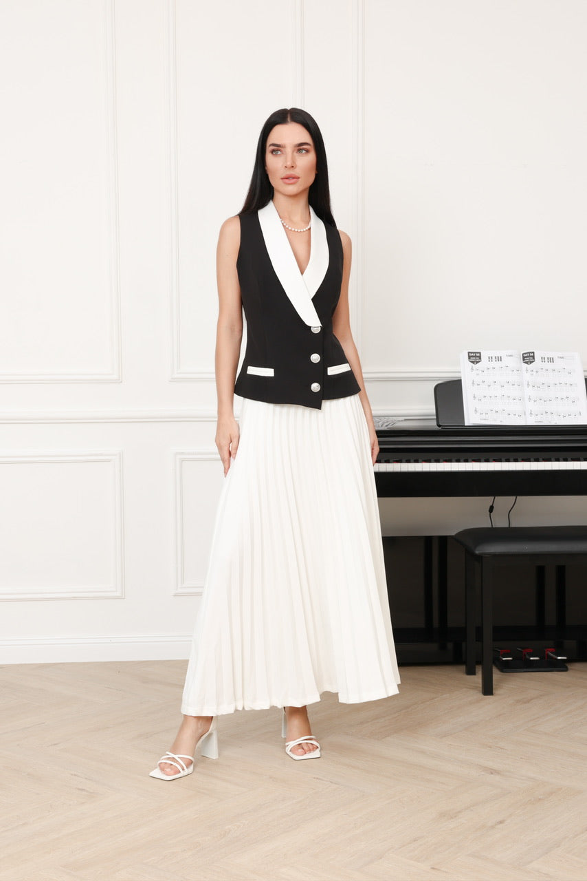 WHITE PLEATED SKIRT